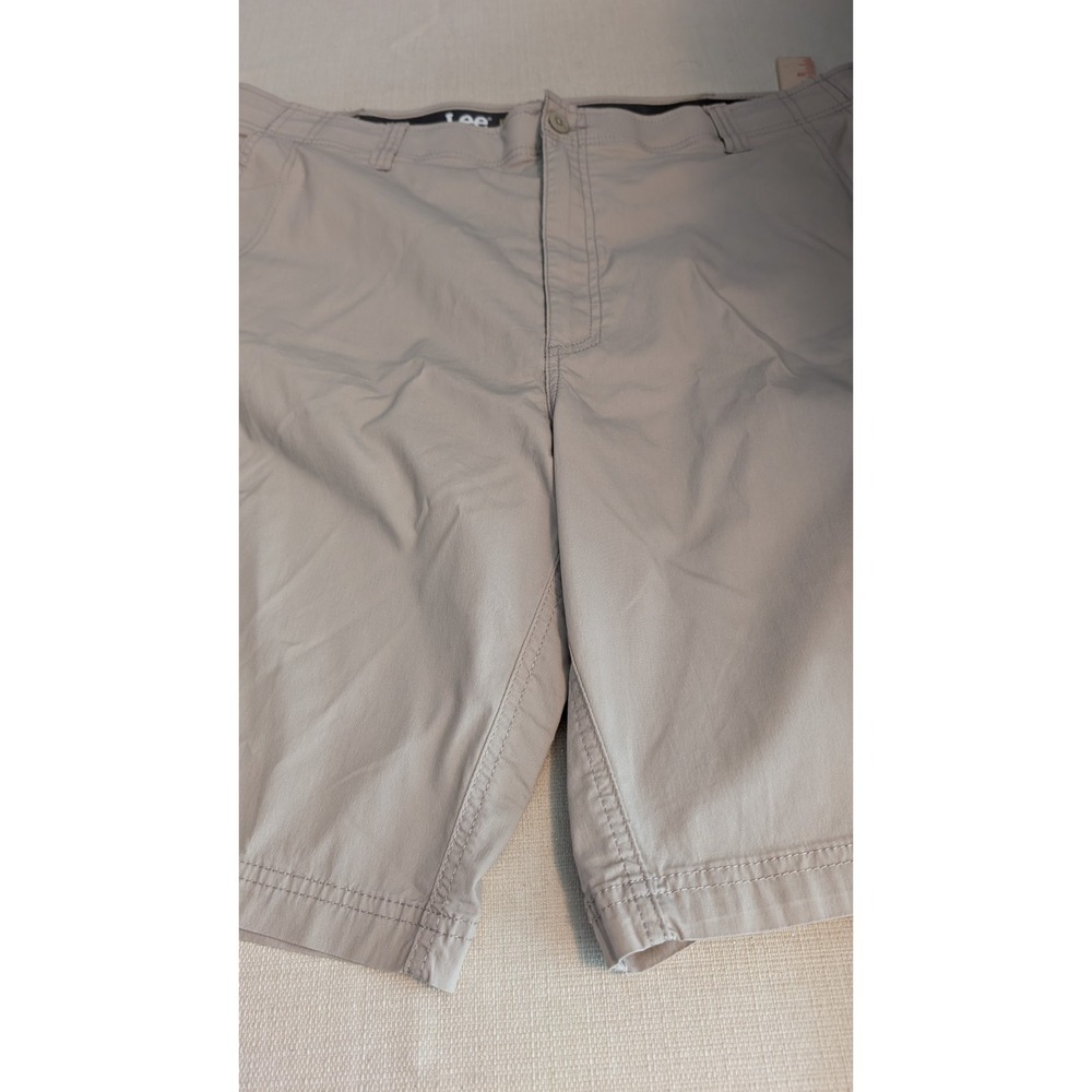 Lee Big &Tall Men's Shorts Khaki Extreme Motion Size 42 Cargo Shorts